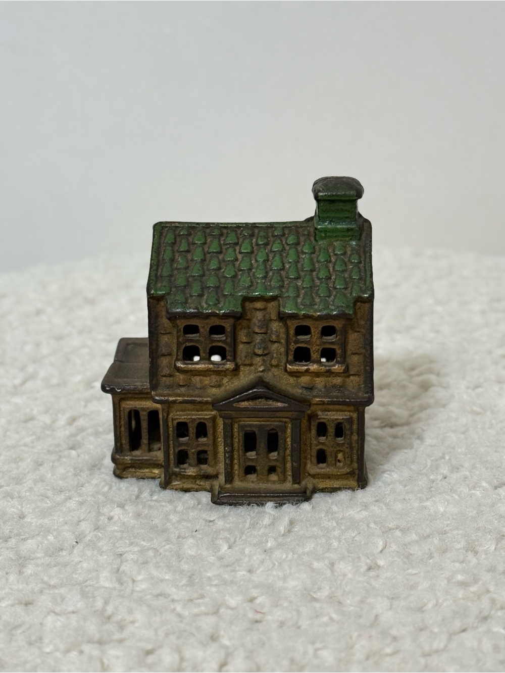 Antique A.C. Williams Cast Iron Colonial House Coin Still Bank Original Paint